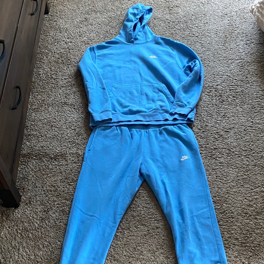 Nike sweatsuit